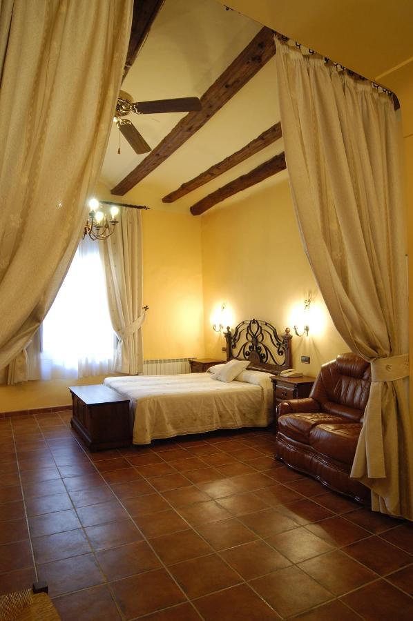 Aparthotel SPA Don Iñigo de Aragón Las Cuevas de Cañart Habitación foto